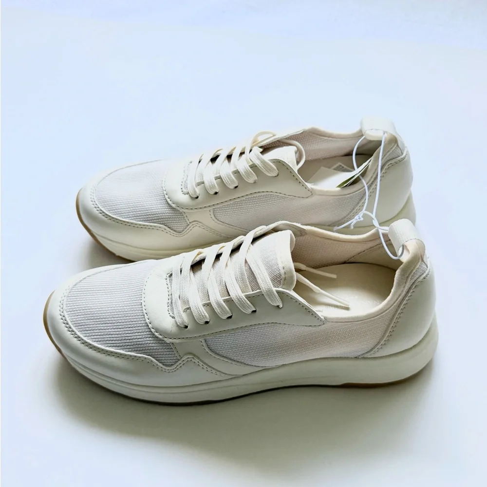 Banana Republic Off-White Canvas Lace-Up Sneakers Neutral casual walki siz 7 NWT